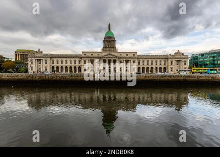 Custom House Quay Dublin Ireland Banque D'Images