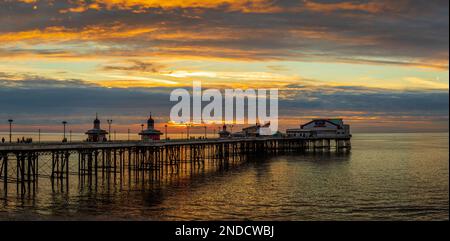 Blackpool North Pier coucher de soleil panoramique Banque D'Images