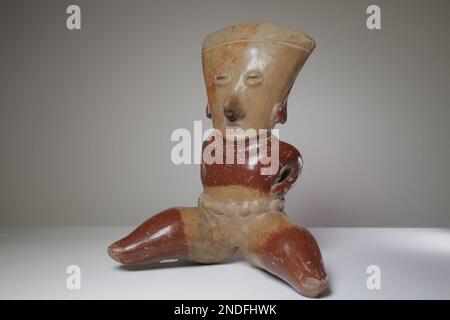 Chinesco Femme assise Figure, Nayarit, Mexique, ca. 100 C.-B. - 250 A.D. Banque D'Images