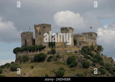 Château de 8th siècles d'Almodovar au sommet de Cerro de la Floresta, province de Cordoue, Espagne Banque D'Images