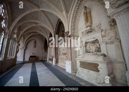 Tombeaux, cloîtres, Cathédrale Sainte Marie de Burgos (site classé au patrimoine mondial de l'UNESCO), Burgos, Castille et León, Espagne, Europe Banque D'Images