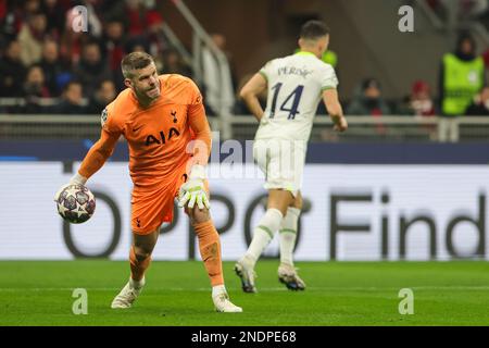 LONDON, UK - 29th Aug 2023: Andreas Pereira of Fulham FC scores his penalty  past Fraser Forster of Tottenham Hotspur in the shoot-out during the EFL  Stock Photo - Alamy