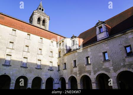 Bibliothèque de la ville de Cognac ancien édifice médiéval en plein centre-ville Banque D'Images