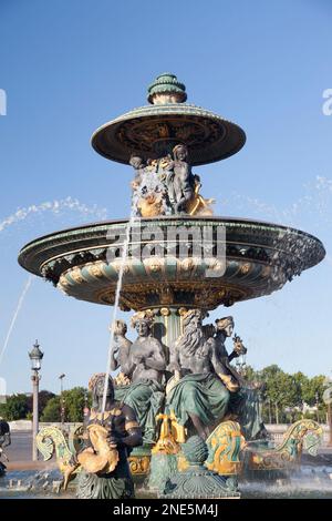 France, Paris, la fontaine des Mers, Fontaine de Jacques Ignace Hittorff, place de la Concorde. Banque D'Images