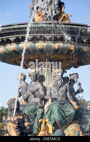 France, Paris, la fontaine des Mers, Fontaine de Jacques Ignace Hittorff, place de la Concorde. Banque D'Images