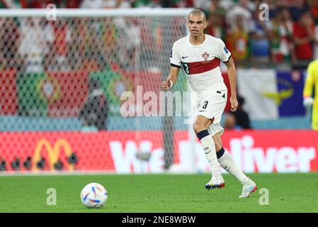 AL RAYYAN, QATAR - DÉCEMBRE 02 : Pepe lors de la coupe du monde de la FIFA, Qatar 2022, match du Groupe H entre la République de Corée et le Portugal au stade de la ville d'éducation sur 02 décembre 2022 à Al Rayyan, Qatar. (Photo par MB Media) Banque D'Images