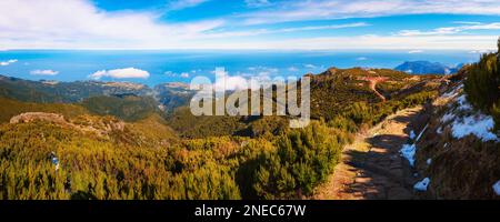 Sentier de randonnée d'Achada do Teixeira à Pico Ruivo sur l'île de Madère, Portugal Banque D'Images