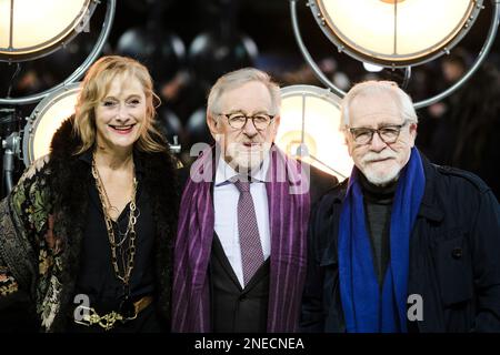 Caroline Goodall, directrice Steven Spielberg et Brian Cox ont photographié lors de la première des Fabelmans à Curzon Mayfair à Londres, au Royaume-Uni, le 18 janvier 2023. Banque D'Images