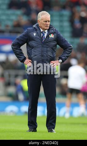 Kieran Crowley entraîneur en chef de l'Italie lors du deuxième tour du Championnat des six Nations 2023 entre l'Angleterre et l'Italie au stade Twickenham à Lond Banque D'Images