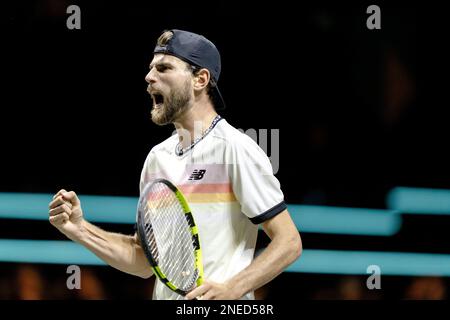 ROTTERDAM - Maxime Cressy (USA) en action contre Alex de Minaur (AUS) le quatrième jour du tournoi de tennis ABN AMRO Open à Ahoy. AP SANDER KING Banque D'Images