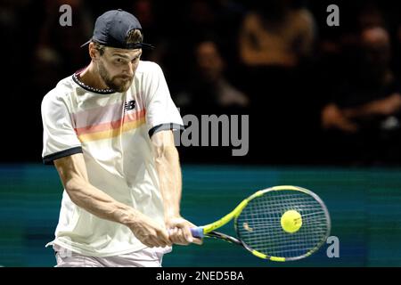 ROTTERDAM - Maxime Cressy (USA) en action contre Alex de Minaur (AUS) le quatrième jour du tournoi de tennis ABN AMRO Open à Ahoy. AP SANDER KING Banque D'Images