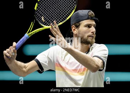 ROTTERDAM - Maxime Cressy (USA) en action contre Alex de Minaur (AUS) le quatrième jour du tournoi de tennis ABN AMRO Open à Ahoy. AP SANDER KING Banque D'Images