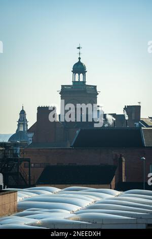 Northampton ville paysage urbain sur ciel bleu en angleterre royaume-uni. Banque D'Images