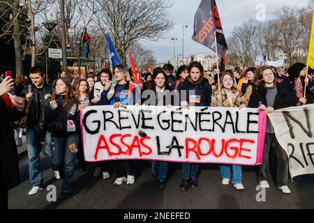 France / Paris, 16/02/2023, Jan Schmidt-Whitley/le Pictorium - manifestation contre la réforme des pensions le 16 février - 16/2/2023 - France / Paris / Paris - les étudiants universitaires se sont mobilisés contre la réforme des pensions. Des dizaines de milliers de manifestants se sont rassemblés à Paris pour protester contre la réforme des retraites du gouvernement porté à l'appel de l'Union. Banque D'Images