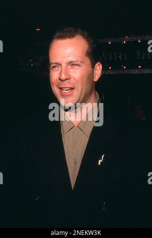 **PHOTO DU FICHIER** la famille de Bruce Willis annonce le diagnostic de démence. Bruce Willis Circa années 1980 crédit: Ralph Dominguez/MediaPunch Banque D'Images