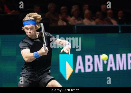 ROTTERDAM, PAYS-BAS - FÉVRIER 15 : Andrey Rublev en action lors du tournoi de tennis mondial ABN AMRO 50th 2023 à Ahoy on 15 février 2023 à Rotterdam, pays-Bas (photo de Henk Seppen/Orange Pictures) Banque D'Images