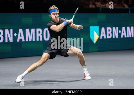 ROTTERDAM, PAYS-BAS - FÉVRIER 15 : Andrey Rublev en action lors du tournoi de tennis mondial ABN AMRO 50th 2023 à Ahoy on 15 février 2023 à Rotterdam, pays-Bas (photo de Henk Seppen/Orange Pictures) Banque D'Images