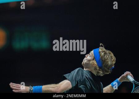 ROTTERDAM, PAYS-BAS - FÉVRIER 15 : Andrey Rublev en action lors du tournoi de tennis mondial ABN AMRO 50th 2023 à Ahoy on 15 février 2023 à Rotterdam, pays-Bas (photo de Henk Seppen/Orange Pictures) Banque D'Images