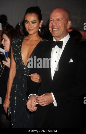 NEW YORK - 04 MAI : Emma Heming, Bruce Willis assiste au Gala de l'Institut de costumes « le modèle comme Muse : l'incarnation de la mode » au Metropolitan Museum of Art on 4 mai 2009 à New York personnes : Emma Heming, Bruce Willis Banque D'Images