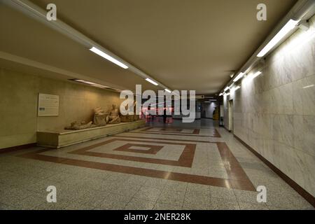 Intérieur de la station de métro Acropolis, Athènes Banque D'Images