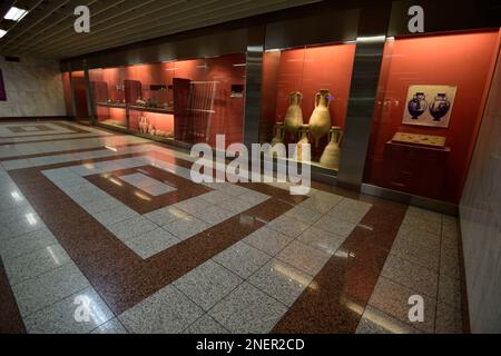 Intérieur de la station de métro Acropolis, Athènes Banque D'Images