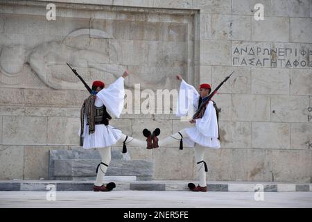 Relève scénographique de la garde au parlement hellénique, Athènes Banque D'Images