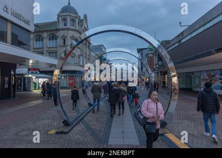 Southend on Sea, Royaume-Uni. 16th févr. 2023. Le festival Luminocity Light revient à Southend pour une deuxième année. L'événement comprend une série d'installations lumineuses autour de la ville permettant aux visiteurs d'interagir avec les écrans. Penelope Barritt/Alamy Live News Banque D'Images