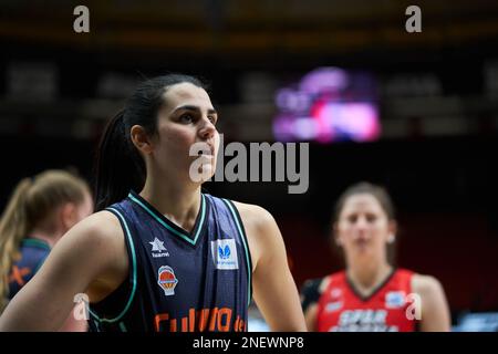 Leticia Romero de Valence Panier en action pendant la Liga Femenina Endesa J21 au Fuente de San Luis Sport Hall (Valencia, J21 Liga Femenina Endesa). Banque D'Images