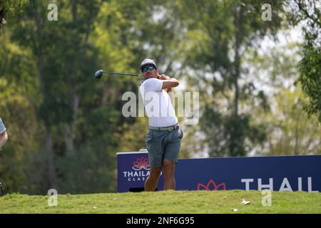 Chonburi, THAÏLANDE. 17th février 2023. Rafa Cabrera Bello d'ESPAGNE est parti à 9 ans (son 18th) pendant la ronde 2nd du DP World Thailand Classic au Amata Spring Country Club de Chonburi, EN THAÏLANDE. Cabrera Bello fermera avec un sept-moins de 65 ans pour passer dans le club principal le -13. Crédit : Jason Butler/Alay Live News. Banque D'Images