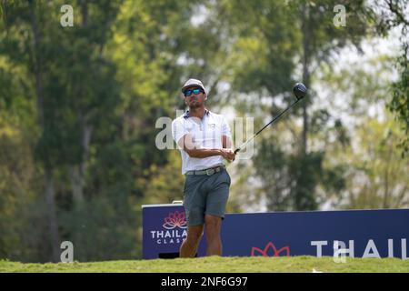 Chonburi, THAÏLANDE. 17th février 2023. Rafa Cabrera Bello d'ESPAGNE est parti à 9 ans (son 18th) pendant la ronde 2nd du DP World Thailand Classic au Amata Spring Country Club de Chonburi, EN THAÏLANDE. Cabrera Bello fermera avec un sept-moins de 65 ans pour passer dans le club principal le -13. Crédit : Jason Butler/Alay Live News. Banque D'Images