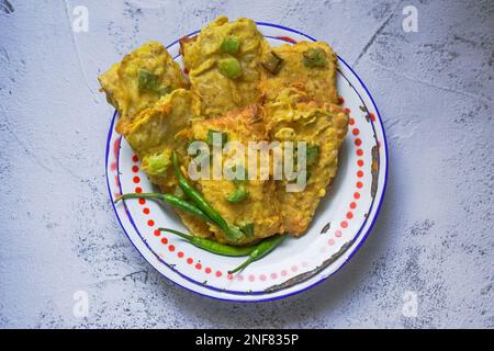 Tempeh frits : tempe Mendoan Banque D'Images