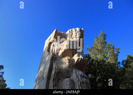 DAS Buch der Liebe, Statue Am Eingang zum Mose Memorialbereich, Berg Nebo, Mont Nebo, Abarim Gebirge, Jordanien / le Livre d'Amour, à l'entrée Banque D'Images