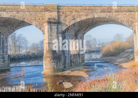 La rivière South Tyne à Alston Arches, Haltwhistle, Northumberland Banque D'Images