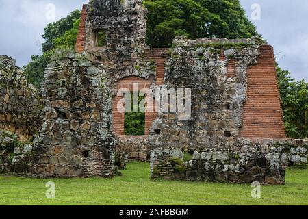 Ruines de Panama Viejo ou du Vieux Panama, près de Panama ville, Panama. Panama Viego a été fondé en 1519 et détruit par Henry Morgan, le pirate, en 1671. Banque D'Images