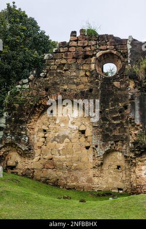 Ruines de l'église et couvent de la Société de Jésus dans les ruines de Panama Viejo ou du Vieux Panama, près de Panama City, Panama. Panama Viego était la fonderie Banque D'Images