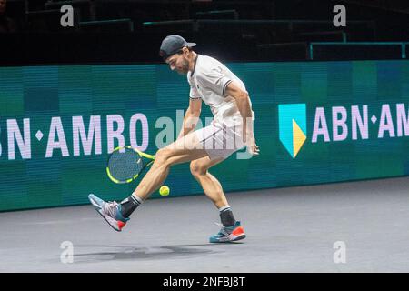 ROTTERDAM, PAYS-BAS - FÉVRIER 16 : retour entre les jambes par Maxime Cressy des Etats-Unis en action pendant le tournoi de tennis mondial ABN AMRO 50th 2023 à Ahoy on 16 février 2023 à Rotterdam, pays-Bas (photo de Henk Seppen/Orange Pictures) Banque D'Images