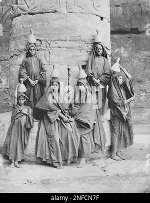 Zangaki - haute Égypte jeunes filles vendant de l'eau - 1880 Banque D'Images