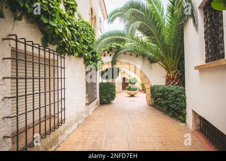 Septembre 2021 : village de Roc de Sant Gaieta à Tarragone, Catalogne, Espagne. Banque D'Images