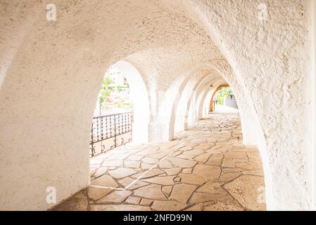 Septembre 2021 : village de Roc de Sant Gaieta à Tarragone, Catalogne, Espagne. Banque D'Images