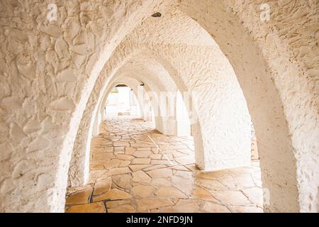 Septembre 2021 : village de Roc de Sant Gaieta à Tarragone, Catalogne, Espagne. Banque D'Images