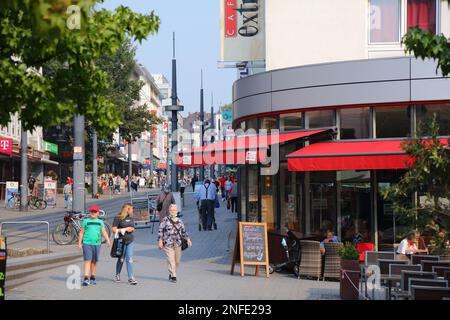 WITTEN, ALLEMAGNE - 16 SEPTEMBRE 2020 : vue sur la rue dans le centre-ville de Witten, Allemagne. Witten est une grande ville de la Rhénanie-du-Nord-Westphalie. Banque D'Images