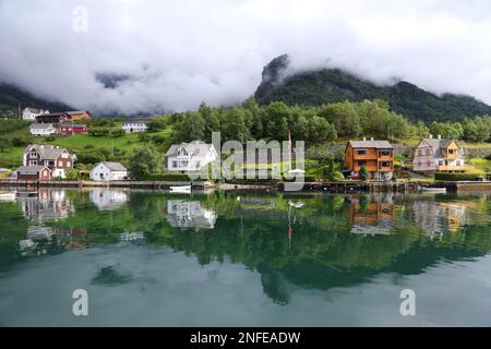 Ville d'Ullensvang en Norvège. Ville par Hardanger Fiord (Hardangerfjord). Banque D'Images