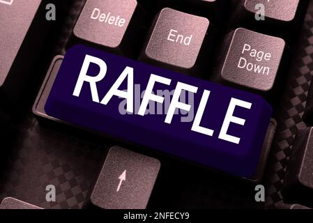 Texte d'écriture Raffle, photo conceptuelle moyens de recueillir de l'argent en vendant des billets numérotés offre comme prix Banque D'Images