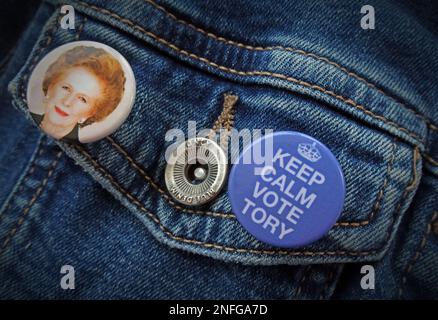 Les partisans conservateurs sont-ils toujours obsédés par Margaret Thatcher et vont-ils garder le calme et voter Tory, alors même qu'ils ont sommassé dans les sondages ? Banque D'Images