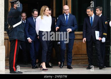 Rome, Italie, 17/02/2023, la présidente du Parlement européen, Roberta Metsola, ainsi que le président de la Chambre des députés, Lorenzo Fontana, à la fin de leur réunion à la Chambre des députés, 17 février 2023 à Rome, Italie. Banque D'Images