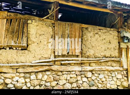 Une ancienne maison en adobe à Amasya, Turquie. Banque D'Images