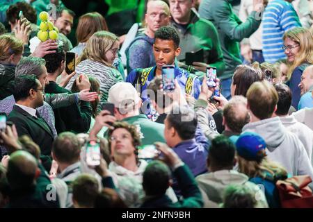 Rotterdam, pays-Bas. 17th févr. 2023. ROTTERDAM, PAYS-BAS - FÉVRIER 17 : Felix Auger Aliassime du Canada avant son trimestre des célibataires masculins finale contre Daniil Medvedev de Russie au cours du jour 5 de l'AMRO ABN 50th ouvert à Rotterdam Ahoy on 17 février 2023 à Rotterdam, pays-Bas (photo de Joris Verwijst/BSR Agency) crédit : Orange pics BV/Alay Live News Banque D'Images