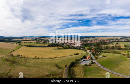 Vue aérienne ville de Hasselfelde Oberharz am Brocken dans les montagnes de Harz Banque D'Images