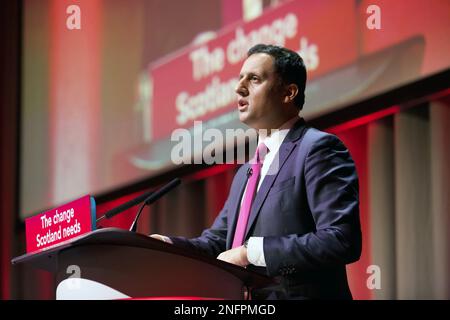 Edimbourg, UIK, 17th février 2023: Aras Sarwar s'adresse à la conférence écossaise sur le travail: Terry Murden/Alamy Banque D'Images