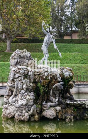 FLORENCE, Toscane/Italie - le 20 octobre : La statue de Neptune, par Stoldo Lorenzi (1571) dans le jardin de Boboli Florence le 20 octobre 2019 Banque D'Images